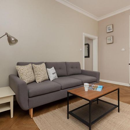 Metro Rondo Onz Apartment By Noclegi Renters Warsaw Exterior photo